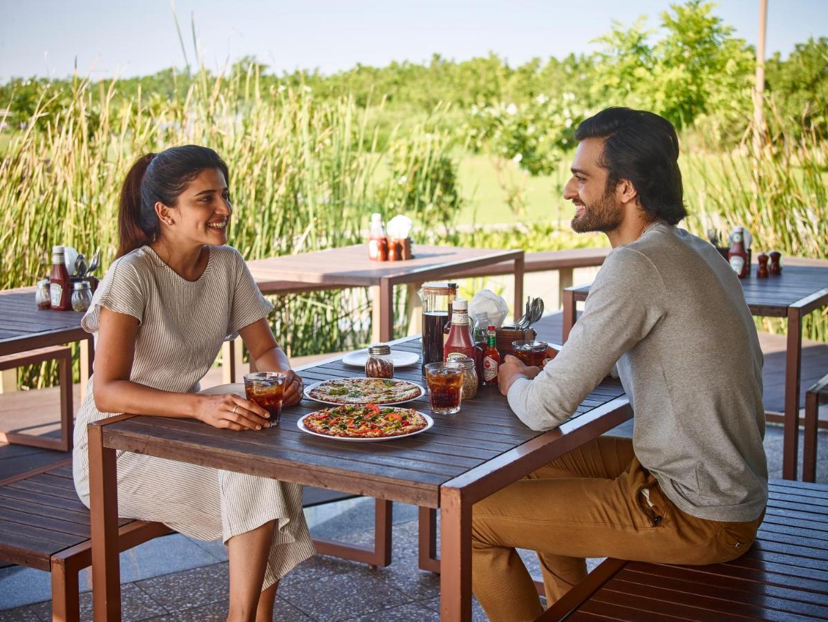 Life At Repose- Lake Villas Resort & Club Chor Warodra Екстериор снимка