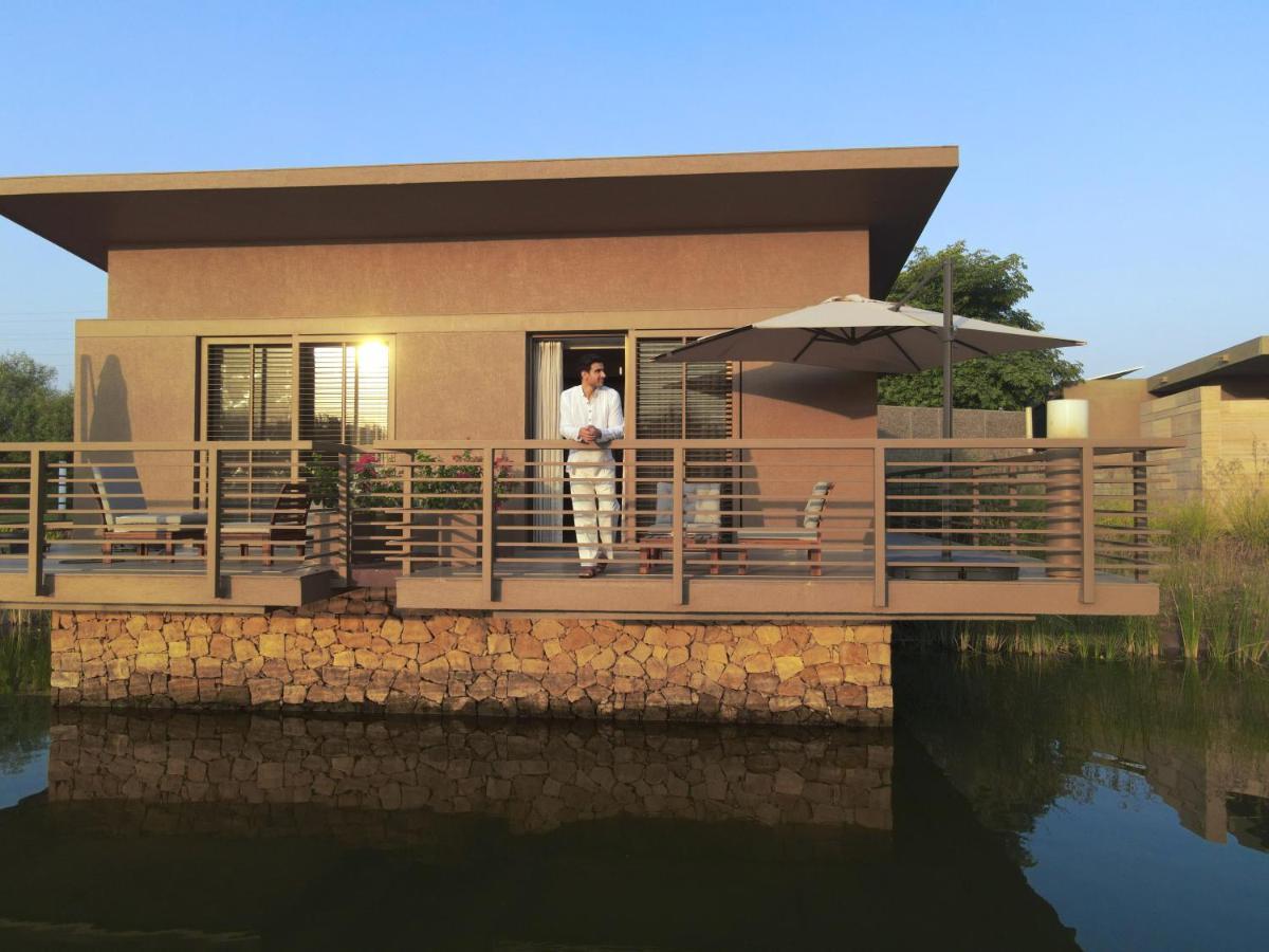 Life At Repose- Lake Villas Resort & Club Chor Warodra Екстериор снимка