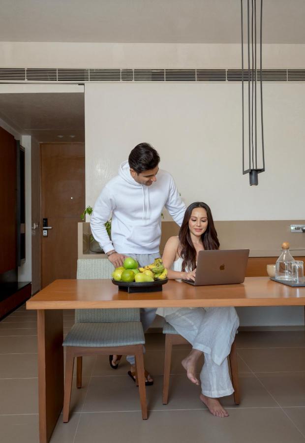 Life At Repose- Lake Villas Resort & Club Chor Warodra Екстериор снимка
